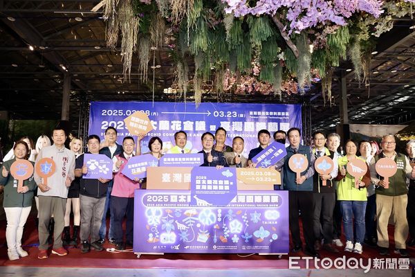 ▲台南市政府5日上午在後壁區台灣蘭花生物科技園區舉行宣傳記者會，台南市長黃偉哲等人皆親臨現場，還有人氣女團EighRA（紫月光）站台，為即將到來的蘭展注入青春活力。（圖／記者林東良翻攝，下同）