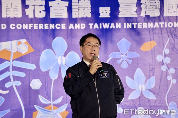 ▲台南市政府5日上午在後壁區台灣蘭花生物科技園區舉行宣傳記者會，台南市長黃偉哲等人皆親臨現場，還有人氣女團EighRA（紫月光）站台，為即將到來的蘭展注入青春活力。（圖／記者林東良翻攝，下同）