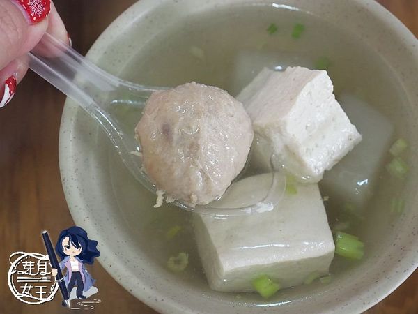 ▲▼南投集集美食-水里肉圓-粉紅色肉圓讓人瘋狂不已，綜合湯一碗才20元也太便宜了吧。（圖／部落客芽月授權提供）