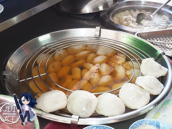 ▲▼南投集集美食-水里肉圓-粉紅色肉圓讓人瘋狂不已，綜合湯一碗才20元也太便宜了吧。（圖／部落客芽月授權提供）