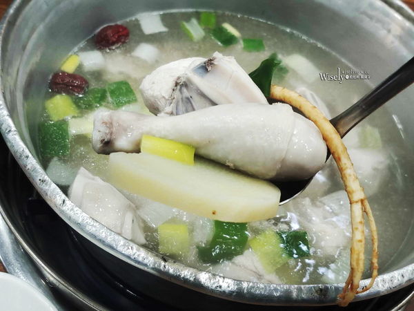 ▲▼首爾明洞雞一隻 명동닭한마리︱平價好吃中文介紹，近捷運與教堂。（圖／部落客wisely授權提供）
