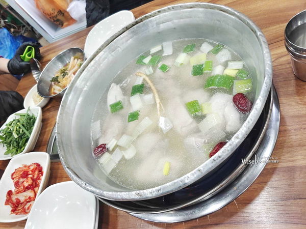 ▲▼首爾明洞雞一隻 명동닭한마리︱平價好吃中文介紹，近捷運與教堂。（圖／部落客wisely授權提供）
