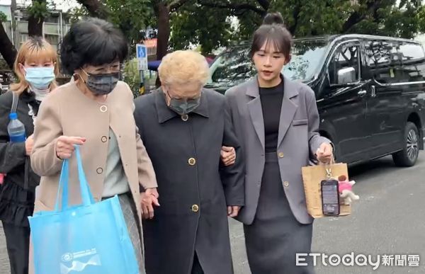 ▲▼陳佩琪與柯媽赴北所探視柯文哲             。（圖／記者黃彥傑翻攝）