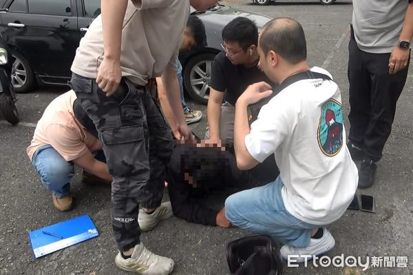 ▲男子遭詐騙後轉與草屯警方合作，逮捕詐騙車手。（圖／記者高堂堯翻攝）