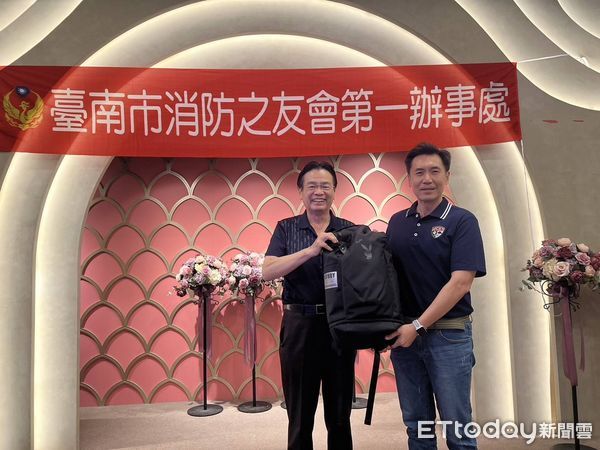 ▲台南市消防之友會第一辦事處，5日隆重舉行工作獎勵金頒發儀式，表彰卓越的消防人員。（圖／記者林東良翻攝，下同）