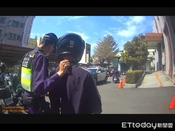 ▲▼1對逾期居留的越南籍情侶在派出所旁買菜，被鷹眼員警一眼揪出。（圖／民眾提供，下同）