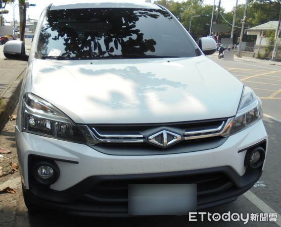 ▲屏東執行分署查封女子自小客車             。（圖／記者陳崑福翻攝）