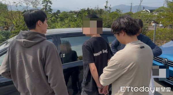 ▲埔里警分局埋伏緝詐，成功逮捕面交車手。（圖／記者高堂堯翻攝）