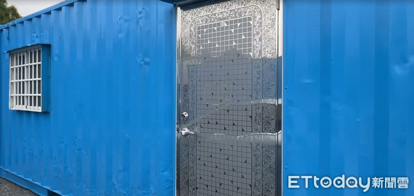 ▲目前台南楠西災區尚有不少受災戶自0121震災後，就一直在住處外搭帳篷居住，受災戶王輝林先生表示，因原有住處受震損而無法居住，但又不想離開前往他處居住，所以才會在外搭帳篷。（圖／記者林東良翻攝，下同）