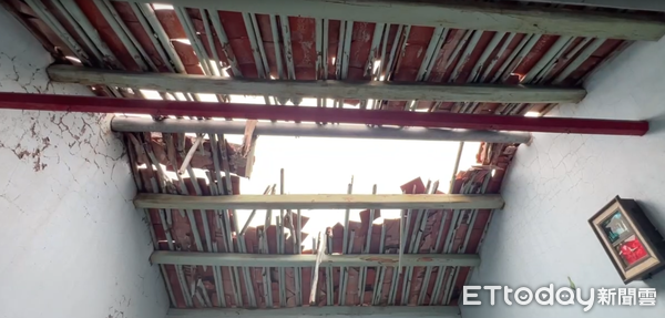 ▲目前台南楠西災區尚有不少受災戶自0121震災後，就一直在住處外搭帳篷居住，受災戶王輝林先生表示，因原有住處受震損而無法居住，但又不想離開前往他處居住，所以才會在外搭帳篷。（圖／記者林東良翻攝，下同）