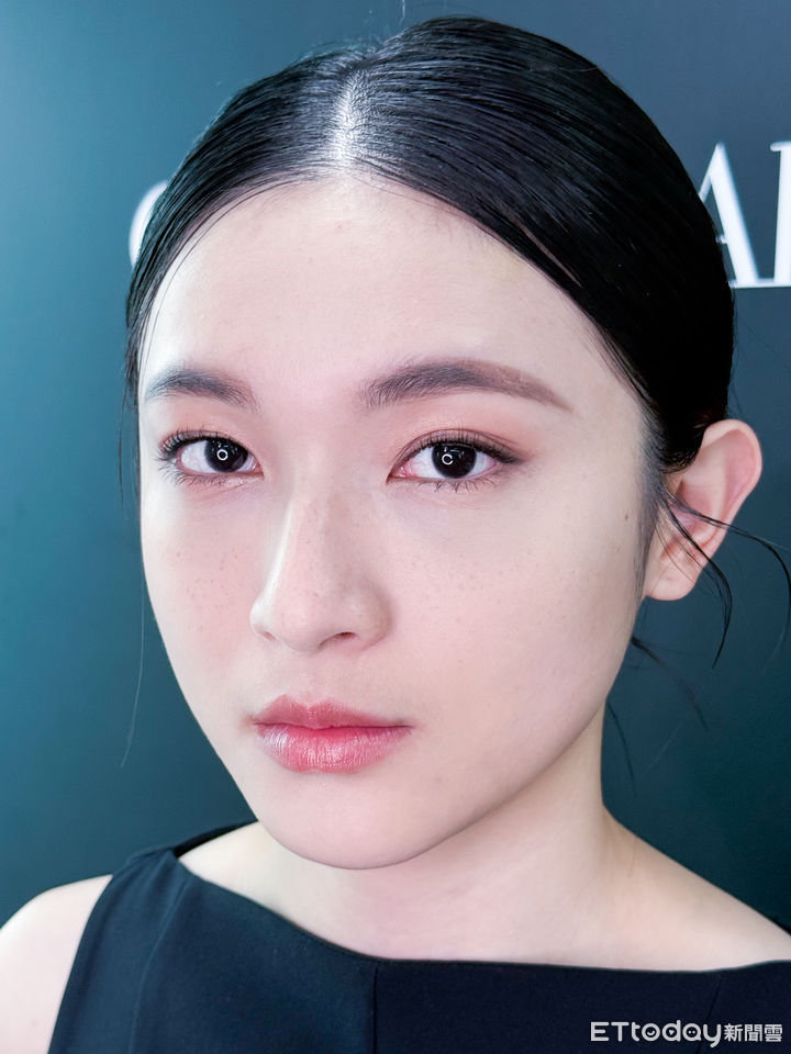 5D上妝法,ARMANI BEAUTY,粉底液,修容,迪奧,dior,風繡絨,彩妝。（圖／記者李薇攝）