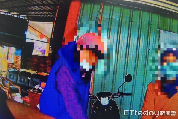 ▲東港警分局崁頂分駐所警員蔡馨儀護送謝姓阿北返家             。（圖／記者陳崑福翻攝）