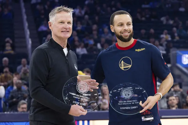 ▲▼勇士柯爾（左）、柯瑞（右）。（圖／達志影像／美聯社）