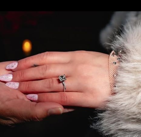 ▲雅各布貝塔隆（Jacob Batalon）求婚成功。（圖／翻攝自雅各布貝塔隆IG）