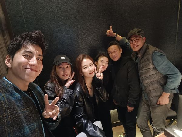 ▲王大陸、周曉涵合作電影《腹喜》。（圖／翻攝自Facebook／李康生）