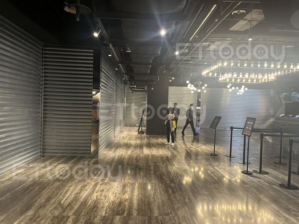 ▲A13松仁威秀剛剛警報大響，鐵門都拉下來。（圖／記者邱苡瑄攝）