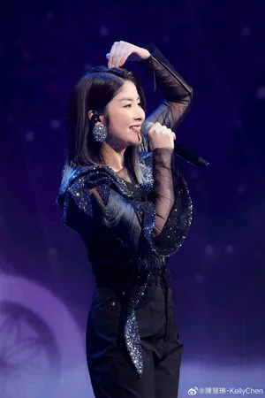 ▲陳慧琳在澳門演唱會上的狀態掀起討論。（圖／翻攝自小紅書、陳慧琳微博）