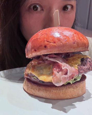 ▲舒淇露出一雙水潤大眼。（圖／翻攝自Instagram／sqwhat）