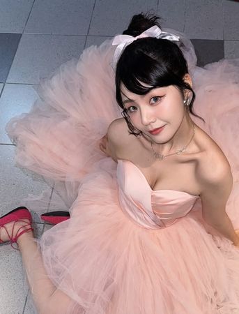 ▲這群人停更內幕！前成員小宮「察覺異狀」以為會改　上過心靈課程：只想結束 。（圖／翻攝自小宮IG）