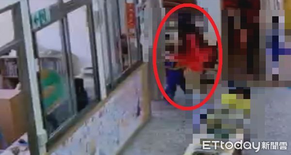 ▲昔日把孩子拖出教室撞牆，台中私刑幼兒園主任驚爆是累犯。（圖／民眾提供）