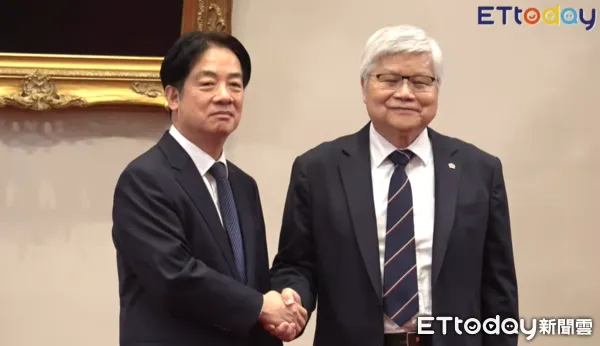 ▲▼總統賴清德偕同台積電董事長魏哲家召開記者會，握手合照。（圖／翻攝直播）