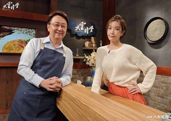 ▲《大雲時堂》主持人李四端(左)、來賓蔡淑臻。（圖／八大提供）