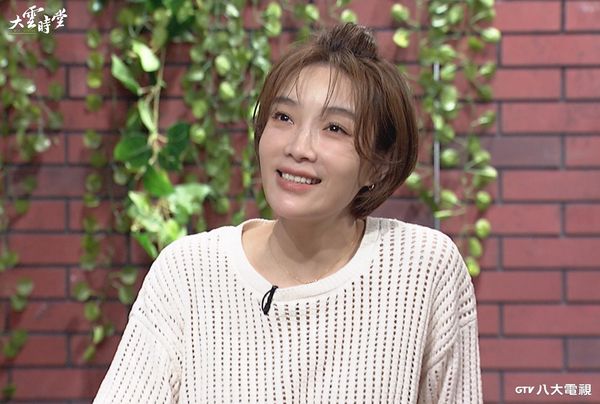 ▲《大雲時堂》主持人李四端(左)、來賓蔡淑臻。（圖／八大提供）