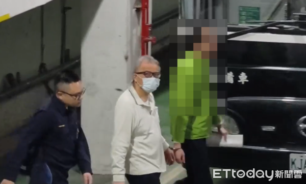 ▲▼王薀上囚車。（圖／記者黃哲民攝）