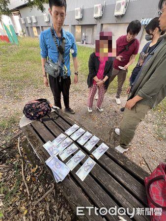 ▲東港警分局逮獲78歲女車手             。（圖／記者陳崑福翻攝）