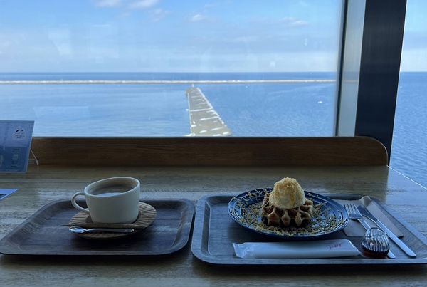 ▲▼北海道流冰景觀最棒的咖啡館！值得遠赴一趟的360度流冰海景與咖啡鬆餅時光｜紋別海洋交流中心的鄂霍次克氷海展望塔與Companio Cafe。（圖／部落客CJ夫人授權提供）