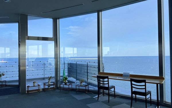 ▲▼北海道流冰景觀最棒的咖啡館！值得遠赴一趟的360度流冰海景與咖啡鬆餅時光｜紋別海洋交流中心的鄂霍次克氷海展望塔與Companio Cafe。（圖／部落客CJ夫人授權提供）