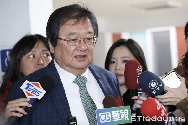 ▲▼邱泰源 聯訪 醫院個資遭駭相關 立法院院會 。（圖／記者屠惠剛攝）