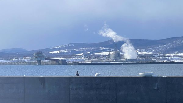▲▼北海道流冰景觀最棒的咖啡館！值得遠赴一趟的360度流冰海景與咖啡鬆餅時光｜紋別海洋交流中心的鄂霍次克氷海展望塔與Companio Cafe。（圖／部落客CJ夫人授權提供）