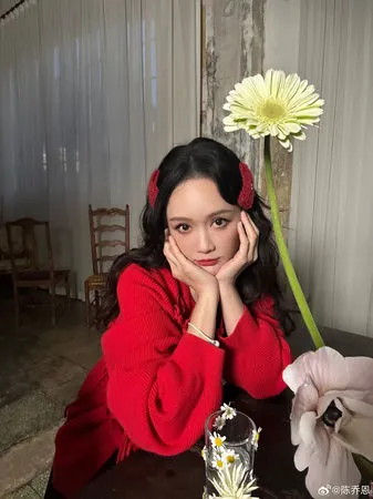 ▲▼陳喬恩愛吃雞佛被酸民揶揄。（圖／翻攝自微博）