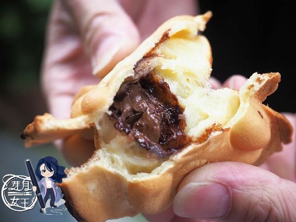 ▲▼新北板橋美食-卡哇依雞蛋糕-不起眼的路邊小攤子，雞蛋糕一顆五元好多人排隊。（圖／部落客芽月授權提供）
