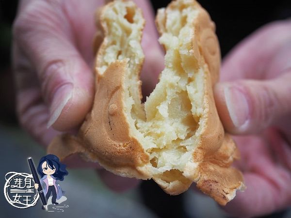 ▲▼新北板橋美食-卡哇依雞蛋糕-不起眼的路邊小攤子，雞蛋糕一顆五元好多人排隊。（圖／部落客芽月授權提供）