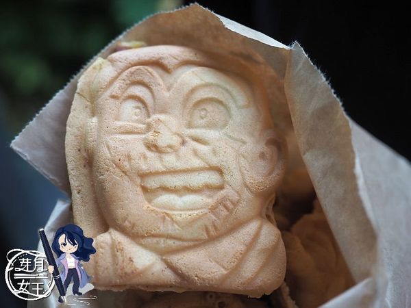 ▲▼新北板橋美食-卡哇依雞蛋糕-不起眼的路邊小攤子，雞蛋糕一顆五元好多人排隊。（圖／部落客芽月授權提供）