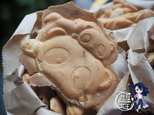 ▲▼新北板橋美食-卡哇依雞蛋糕-不起眼的路邊小攤子，雞蛋糕一顆五元好多人排隊。（圖／部落客芽月授權提供）