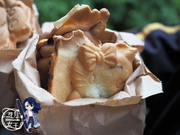 ▲▼新北板橋美食-卡哇依雞蛋糕-不起眼的路邊小攤子，雞蛋糕一顆五元好多人排隊。（圖／部落客芽月授權提供）