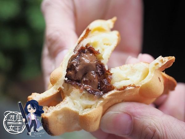 ▲▼新北板橋美食-卡哇依雞蛋糕-不起眼的路邊小攤子，雞蛋糕一顆五元好多人排隊。（圖／部落客芽月授權提供）