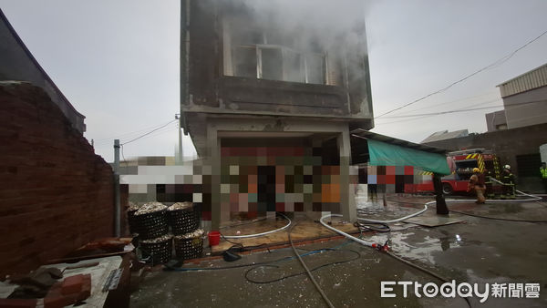 ▲▼     嘉義東石住宅火警  。（圖／嘉義縣消防局提供）
