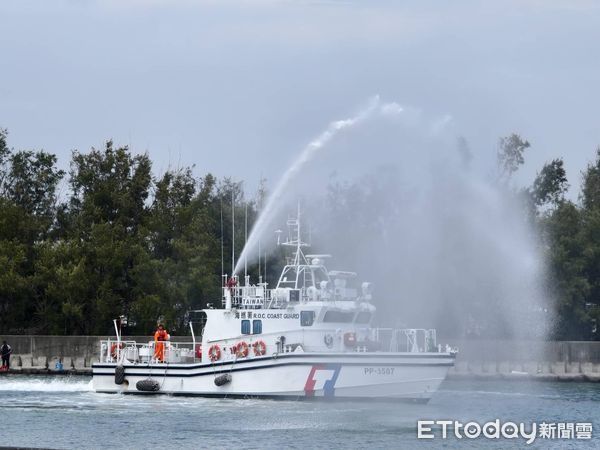 ▲▼   布袋海巡巡防艇成軍祈福 擴大海勤人力招 。（圖／海巡署艦隊分署第十三(布袋)海巡隊提供）