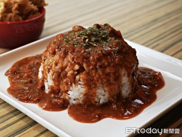 ▲▼德州美墨炸雞推出全新「美式鹽酥雞辣醬飯」。（圖／業者提供）