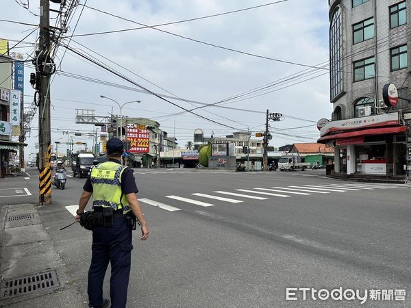 ▲里港警分局自3月10日起加強取締無號誌路口取締勤務          。（圖／記者陳崑福翻攝）