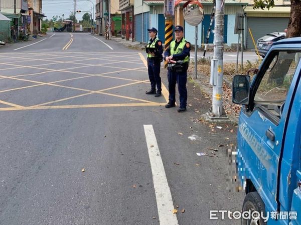 ▲里港警分局自3月10日起加強取締無號誌路口取締勤務          。（圖／記者陳崑福翻攝）