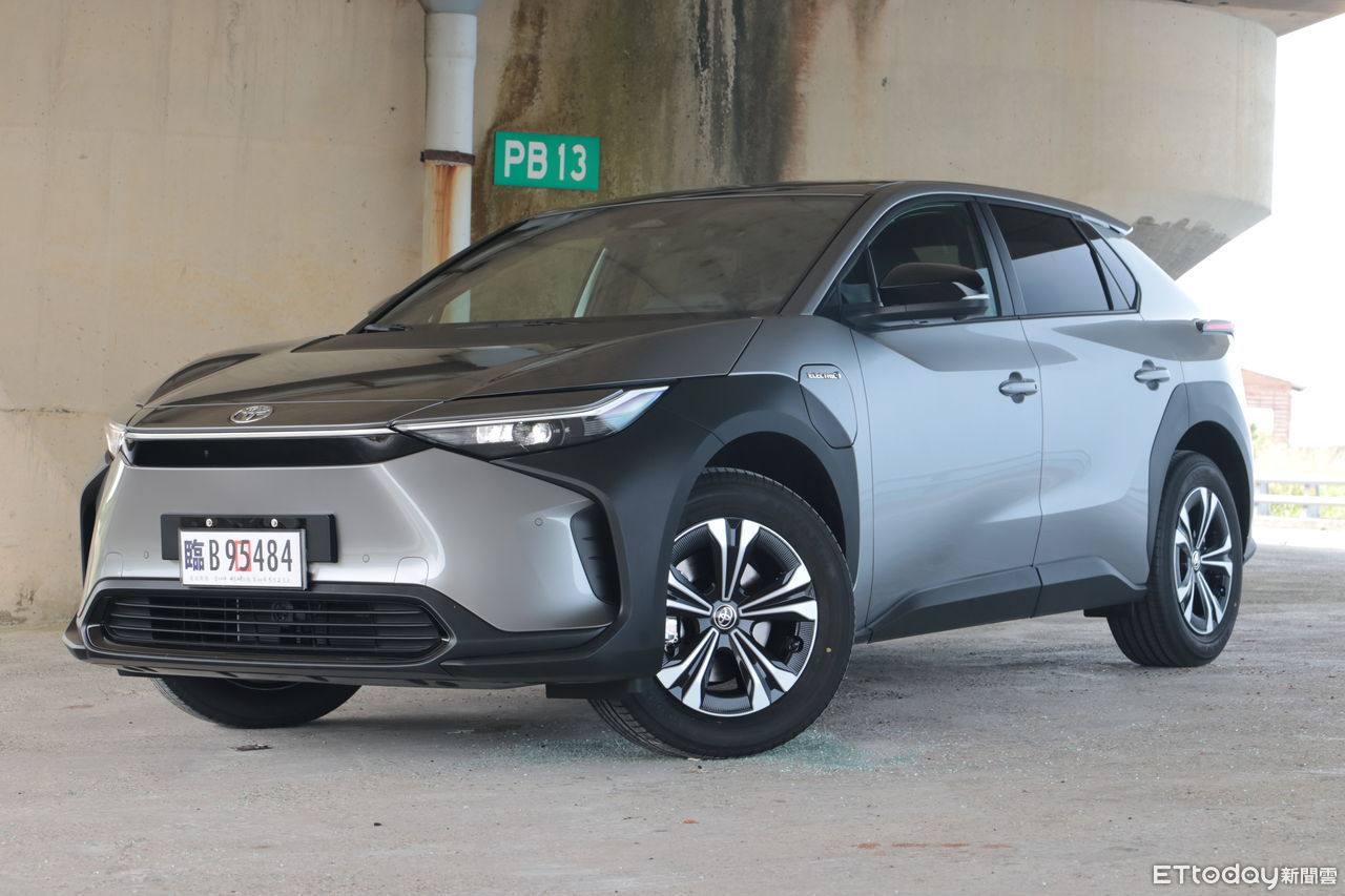 ▲TOYOTA bZ4X、特斯拉Model Y紛紛出招打價格戰！（圖／翻攝自各車廠）
