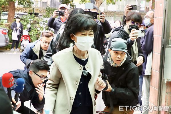 ▲▼陳佩琪抵達北所。（圖／記者黃國霖攝）