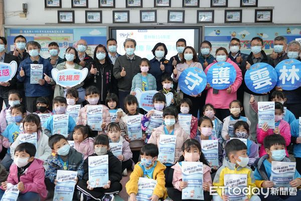 ▲雲林縣府招標採購之口罩，將分兩階段發放。全縣各公私立國中小、含縣立高中、幼兒園校內學童及教職員每人共計2包20片裝醫療用口罩。（圖／記者游瓊華翻攝）