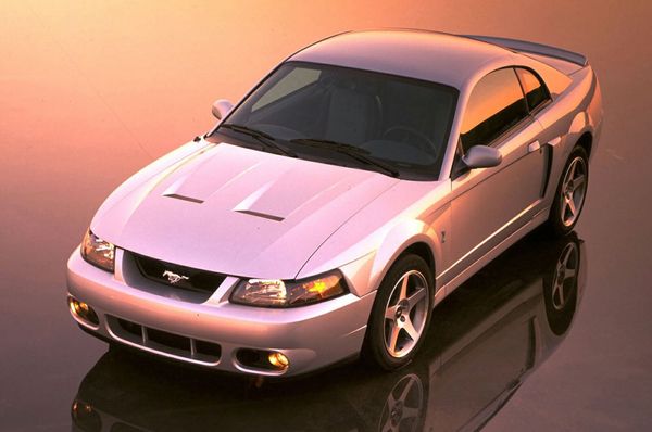 「Terminator」SVT Cobra以 4.6L V8 機械增壓引擎爆發 390 hp/54 kgm動力，無論加速性能還是改裝潛力，都令車迷瘋狂。 