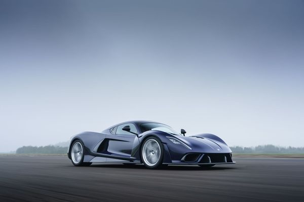 Hennessey Venom F5 的命名來自於「F5 級龍捲風」，象徵這款車的速度極限與狂暴性能。